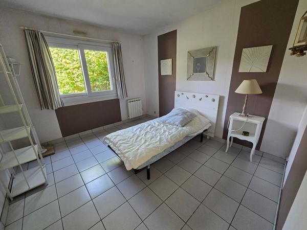 Maison lumineuse à vendre à Sarzeau - 5 chambres et jardin paisible !