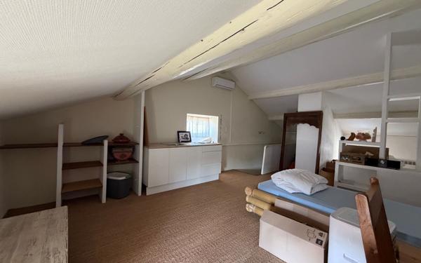 Maison à vendre    9 pièces •  Montfavet - Avignon