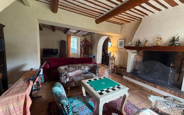 Maison à vendre    9 pièces •  Montfavet - Avignon