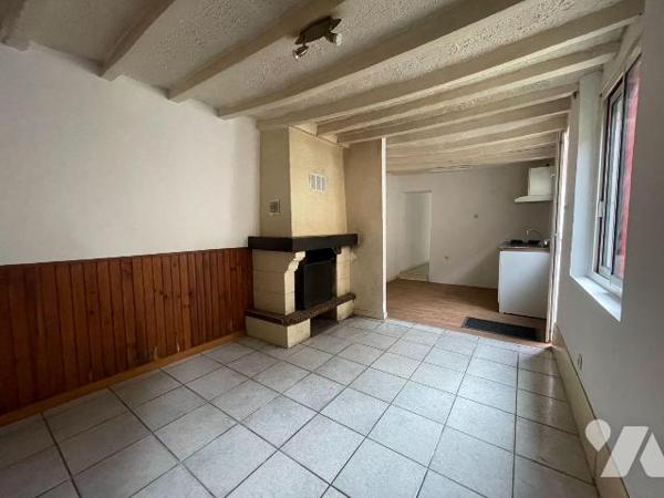 A ACHETER sur la commune de NOGENT-LE-ROTROU

Une maison d'habitation située en plein centre-...