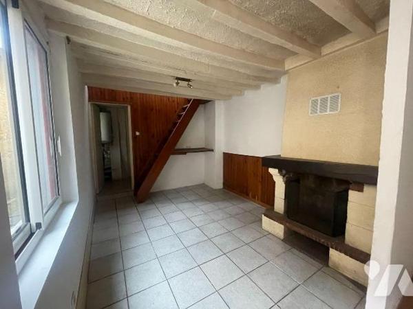 A ACHETER sur la commune de NOGENT-LE-ROTROU

Une maison d'habitation située en plein centre-...