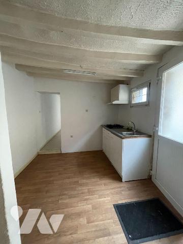 A ACHETER sur la commune de NOGENT-LE-ROTROU

Une maison d'habitation située en plein centre-...