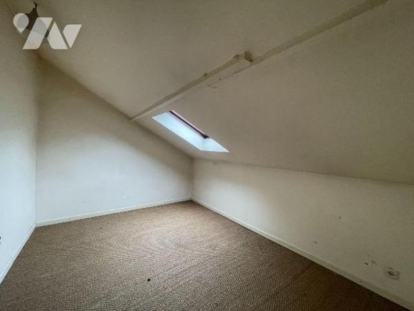 A ACHETER sur la commune de NOGENT-LE-ROTROU

Une maison d'habitation située en plein centre-...