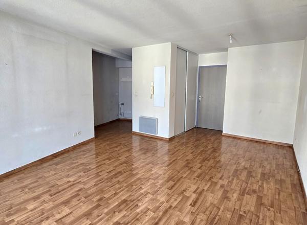 T3 avec balcon et parking couvert