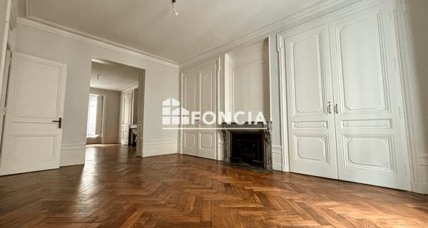 Location Appartement 5 pièces 100.46 m² - Lyon 69002
