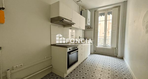 Location Appartement 5 pièces 100.46 m² - Lyon 69002