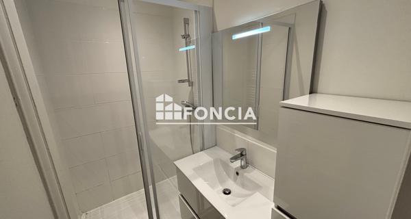 Location Appartement 5 pièces 100.46 m² - Lyon 69002