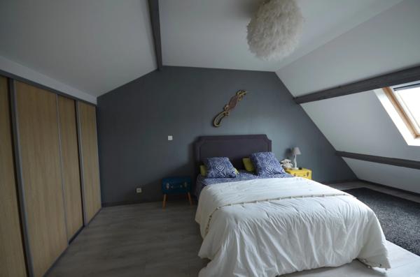 DORMANS (51), à vendre, très belle maison en pierre de 170 m² et sa dépendance