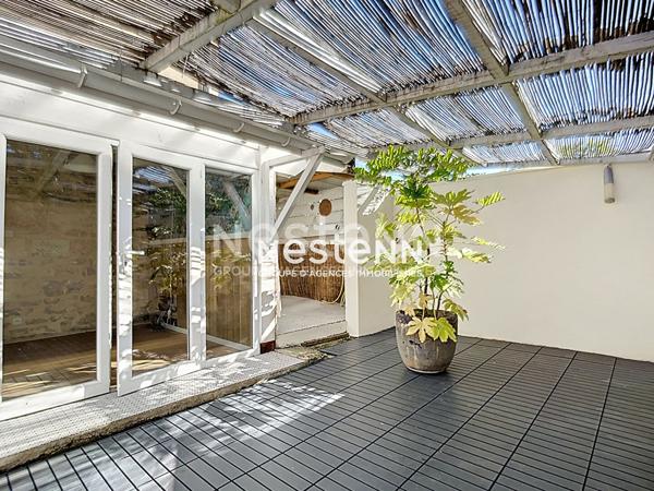 Maison Lucenay - centre bourg - 2 chambres - jardin paysager - belle piece de vie lumineuse