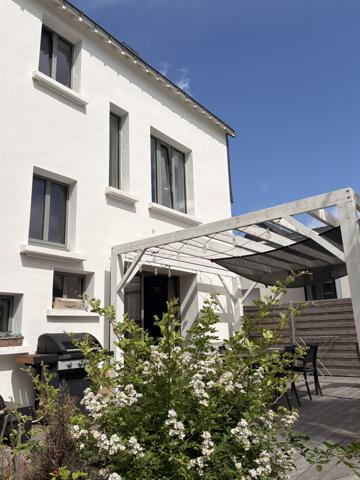 À vendre - Maison individuelle, 7 pièces située à Vannes (56000)