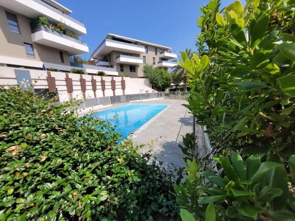 APPARTEMENT T2 TERRASSE PARKING PISCINE