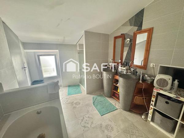 MAGNIFIQUE MAISON EN PIERRE 3 CHAMBRES A BENET !