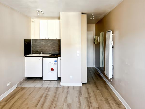APPARTEMENT 1 PIÈCE AU CALME - BON ÉTAT GÉNÉRAL - MELUN