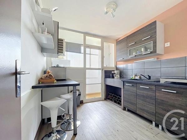 Appartement F4 à vendre  4 pièces - 69,21 m 2   BAGNOLS SUR CEZE  - 30