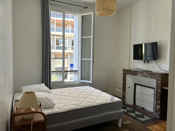 Agen (47000) IMMEUBLE 212 M2 AVEC 4 APPARTEMENTS ET UN LOCAL COMMERCIAL