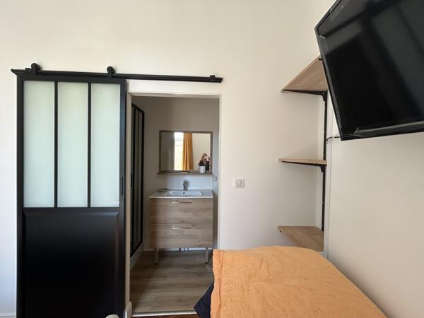 Agen (47000) IMMEUBLE 212 M2 AVEC 4 APPARTEMENTS ET UN LOCAL COMMERCIAL