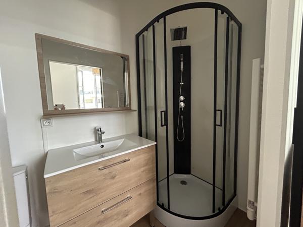 Agen (47000) IMMEUBLE 212 M2 AVEC 4 APPARTEMENTS ET UN LOCAL COMMERCIAL