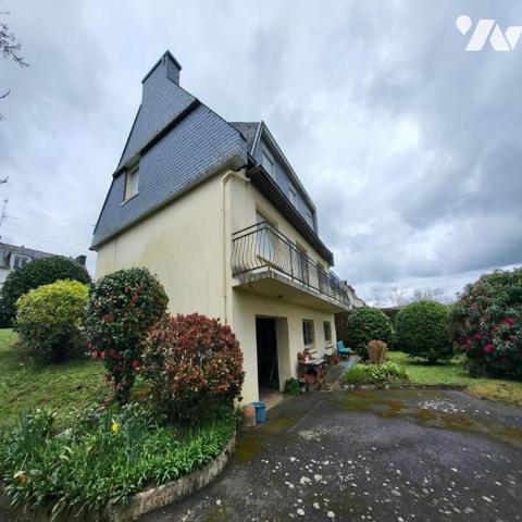 Maison d'habitation à vendre dans le centre de Châteauneuf du Faou, Finistère 29