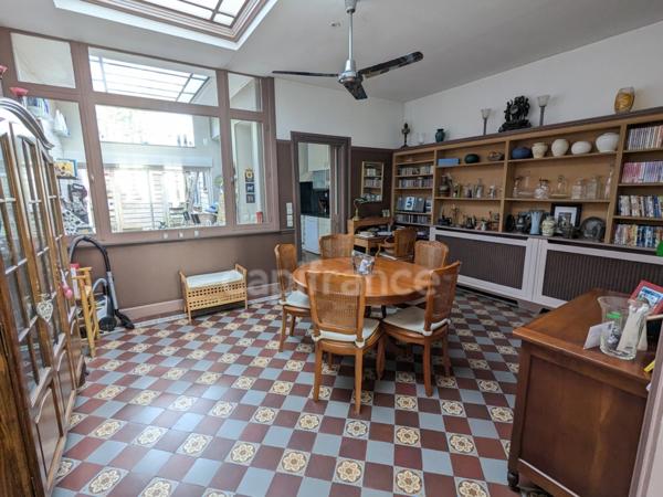 MAISON SEMI BOUGEOISE PROXIMITE CENTRE