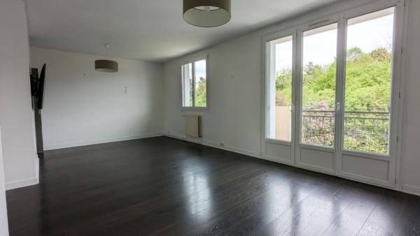 ACHAT-VENTE LAVAL Appartement T3