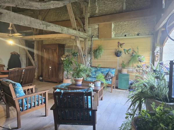 Moulin rénové avec goût et ses jolis volumes