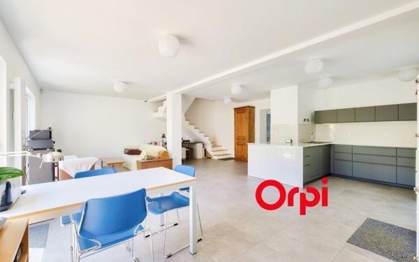 Maison à vendre    6 pièces •  Bron