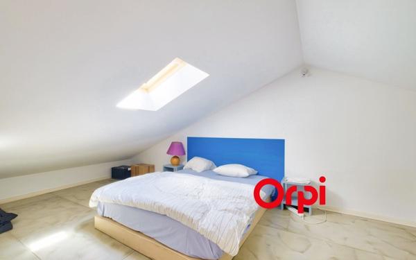 Maison à vendre    6 pièces •  Bron