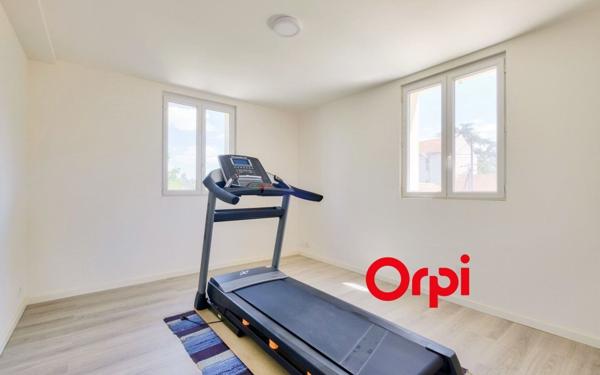 Maison à vendre    6 pièces •  Bron