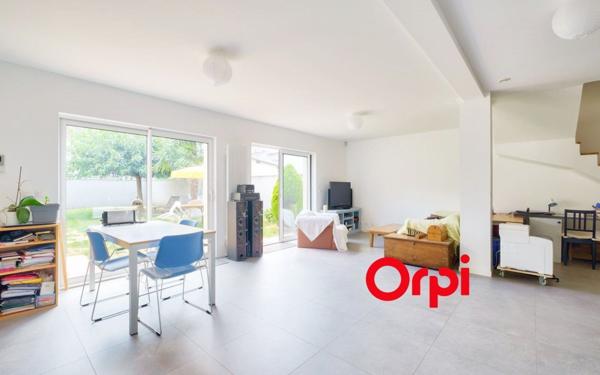 Maison à vendre    6 pièces •  Bron