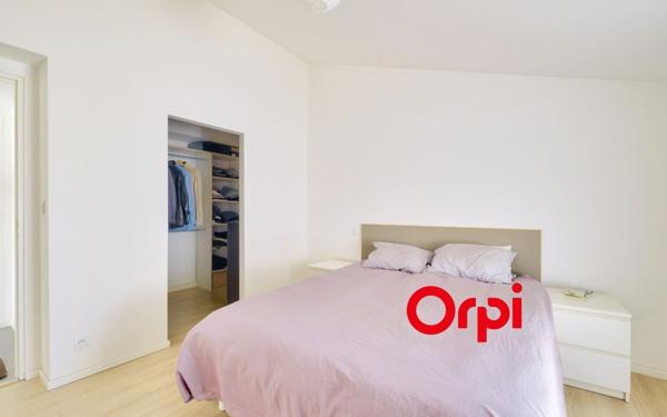 Maison à vendre    6 pièces •  Bron