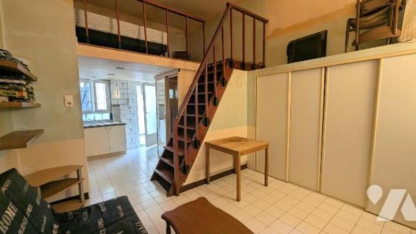 MARSEILLE 13007 Saint Lambert – T1 23 m² plus 11 m² mezzanine - extérieur