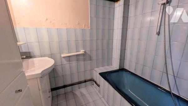 MARSEILLE 13007 Saint Lambert – T1 23 m² plus 11 m² mezzanine - extérieur