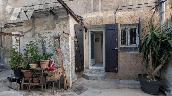 MARSEILLE 13007 Saint Lambert – T1 23 m² plus 11 m² mezzanine - extérieur