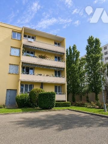 Appartement T5 au dernier étage à FRANCHEVILLE