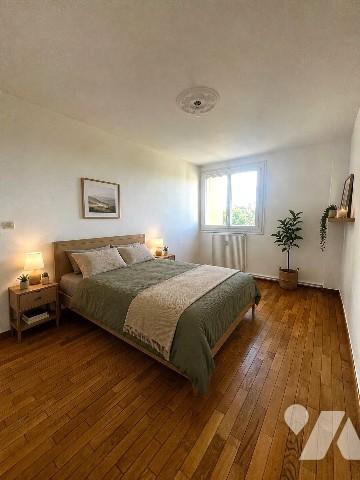 Appartement T5 au dernier étage à FRANCHEVILLE