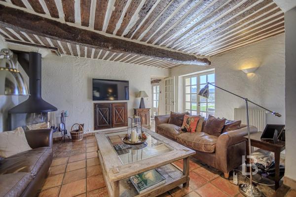 Co- exclusivité - Magnifique Bastide avec piscine à vendre à Mouans Sartoux