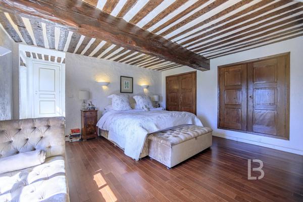 Co- exclusivité - Magnifique Bastide avec piscine à vendre à Mouans Sartoux