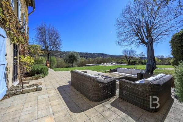 Co- exclusivité - Magnifique Bastide avec piscine à vendre à Mouans Sartoux