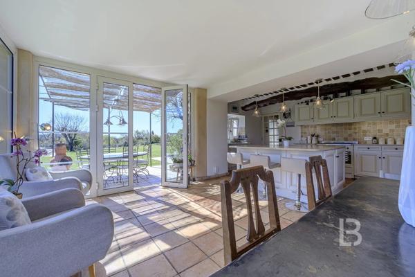 Co- exclusivité - Magnifique Bastide avec piscine à vendre à Mouans Sartoux