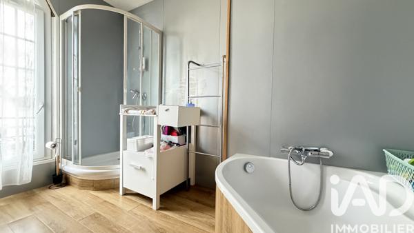 Maison à vendre 7 pièces 150,79 m² Vert-Saint-Denis