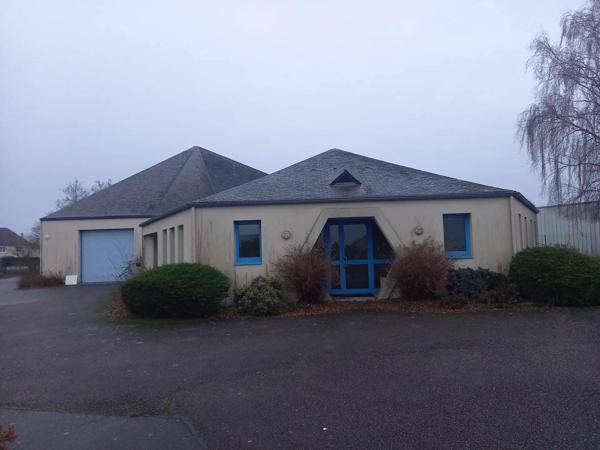 LOUVERNE LOCAL INDUSTRIEL RECENT COIMPOSE DE BUREAUX ET ATELIERS