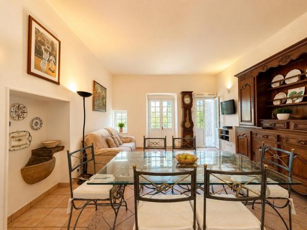 VASTE MAISON ANCIENNE RENOVEE AVEC JARDIN