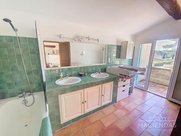 Ventabren (13122) La vie de famille provençale avec praticité et confort à 10 minutes d'aix