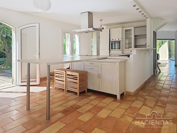 Ventabren (13122) La vie de famille provençale avec praticité et confort à 10 minutes d'aix