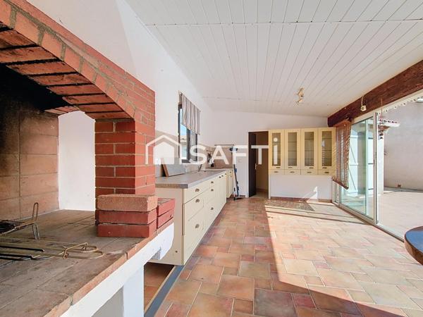 Plain-pied de 166m2 avec piscine et 3 garages