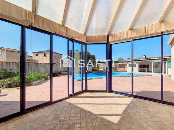 Plain-pied de 166m2 avec piscine et 3 garages