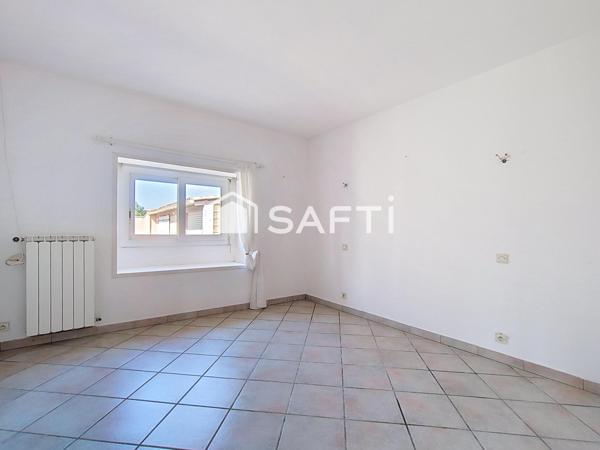 Plain-pied de 166m2 avec piscine et 3 garages