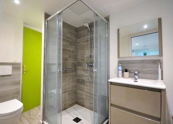 Exclusivité!!!PARIS 18 !!!LOCAL COMMERCIAL A USAGE BUREAU PROFESSION LIBERALE ET HABITATION 67.04m²