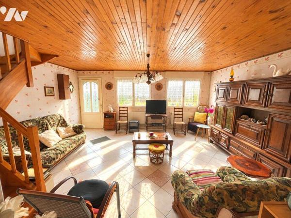 Vous recherchez une maison avec du potentiel à personnaliser selon vos envies ? Cette maison in...