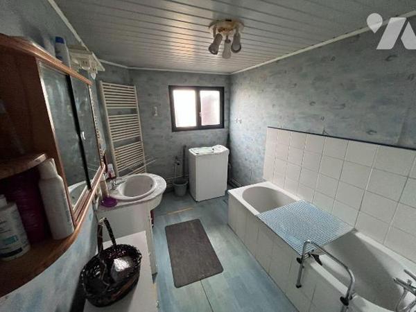 Vous recherchez une maison avec du potentiel à personnaliser selon vos envies ? Cette maison in...
